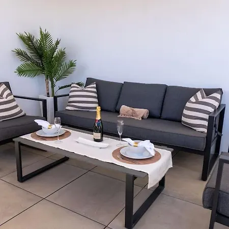 New In - Perfect For Golfers And Families! Appartement